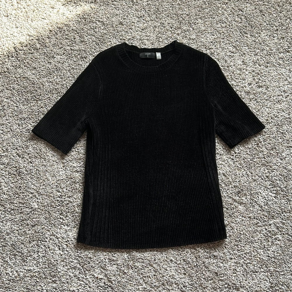 T Tahari black velour ribbed short sleeve top sz S